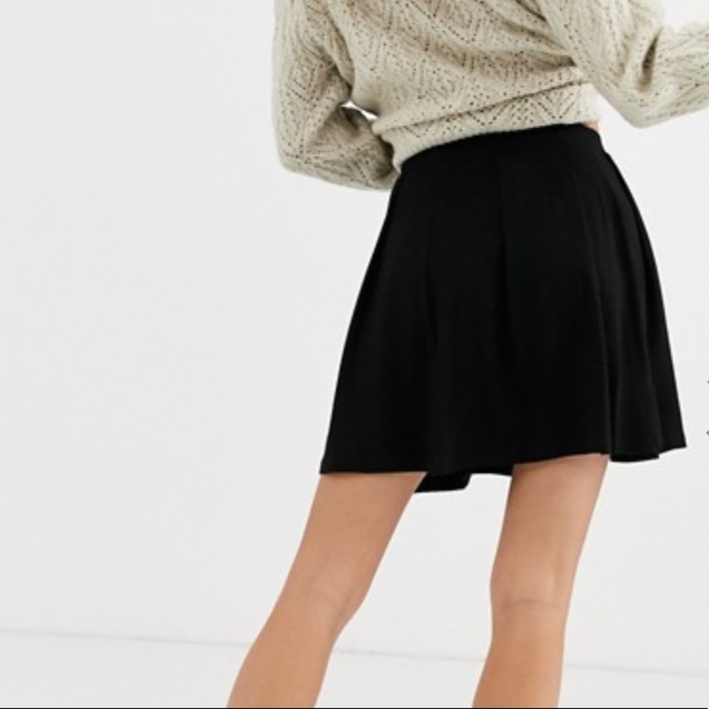 NWT ASOS DESIGN Mini Skirt W/ Pleats - Black Sz 6